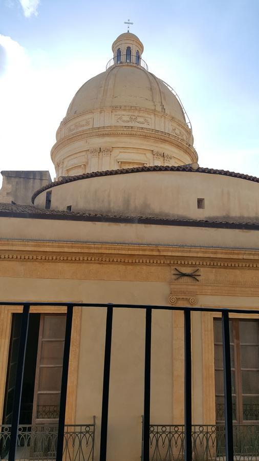 Affittacamere Conte Di Cavour Noto Esterno foto