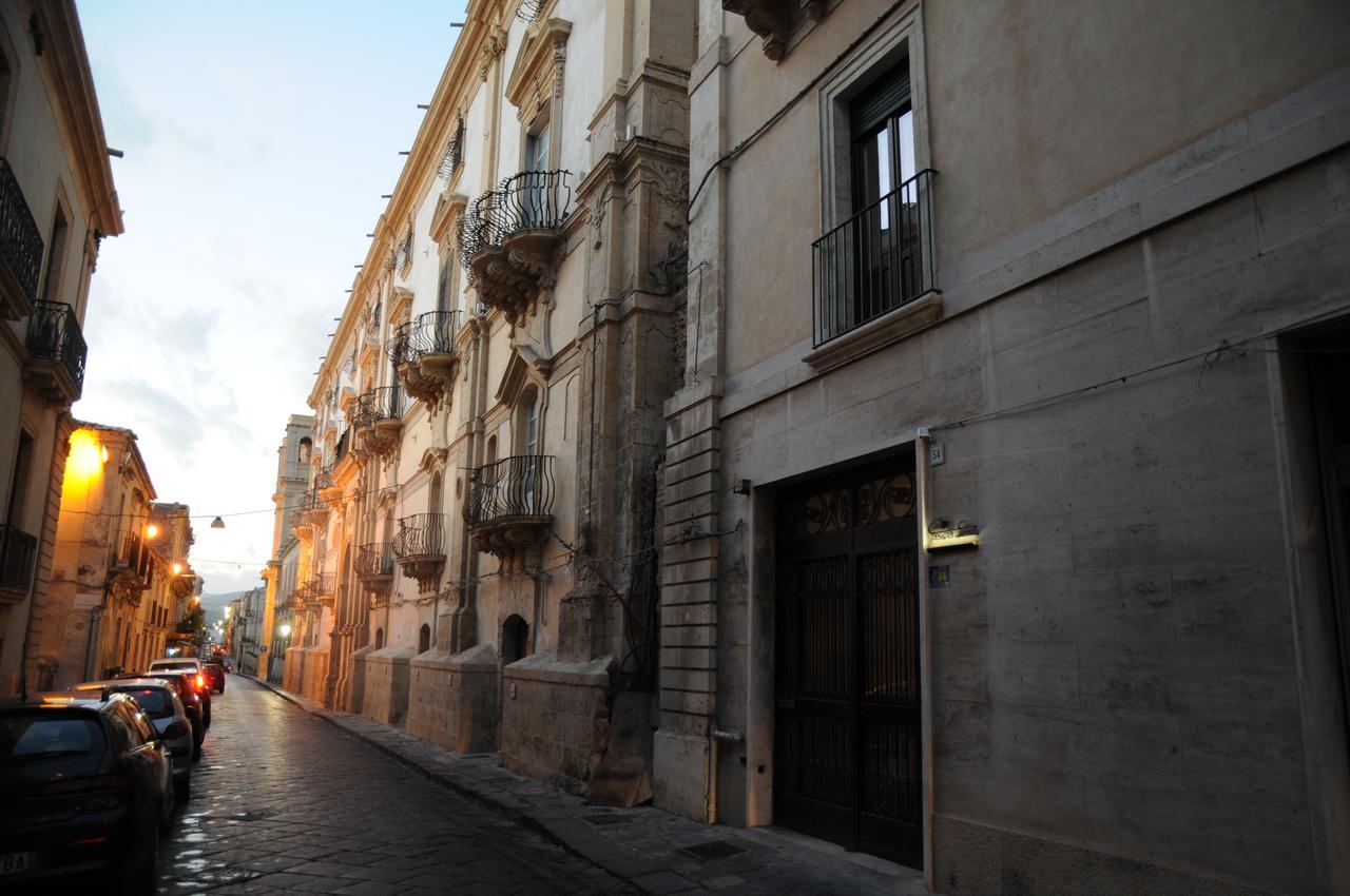 Affittacamere Conte Di Cavour Noto Esterno foto